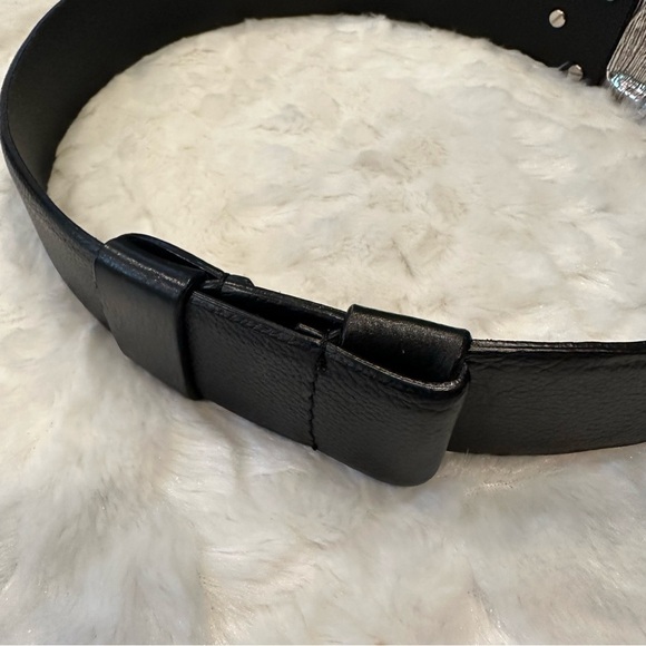 Chico’s Adjustable Leather Medallion Statement Buckle Belt XLarge READ - Picture 5 of 7